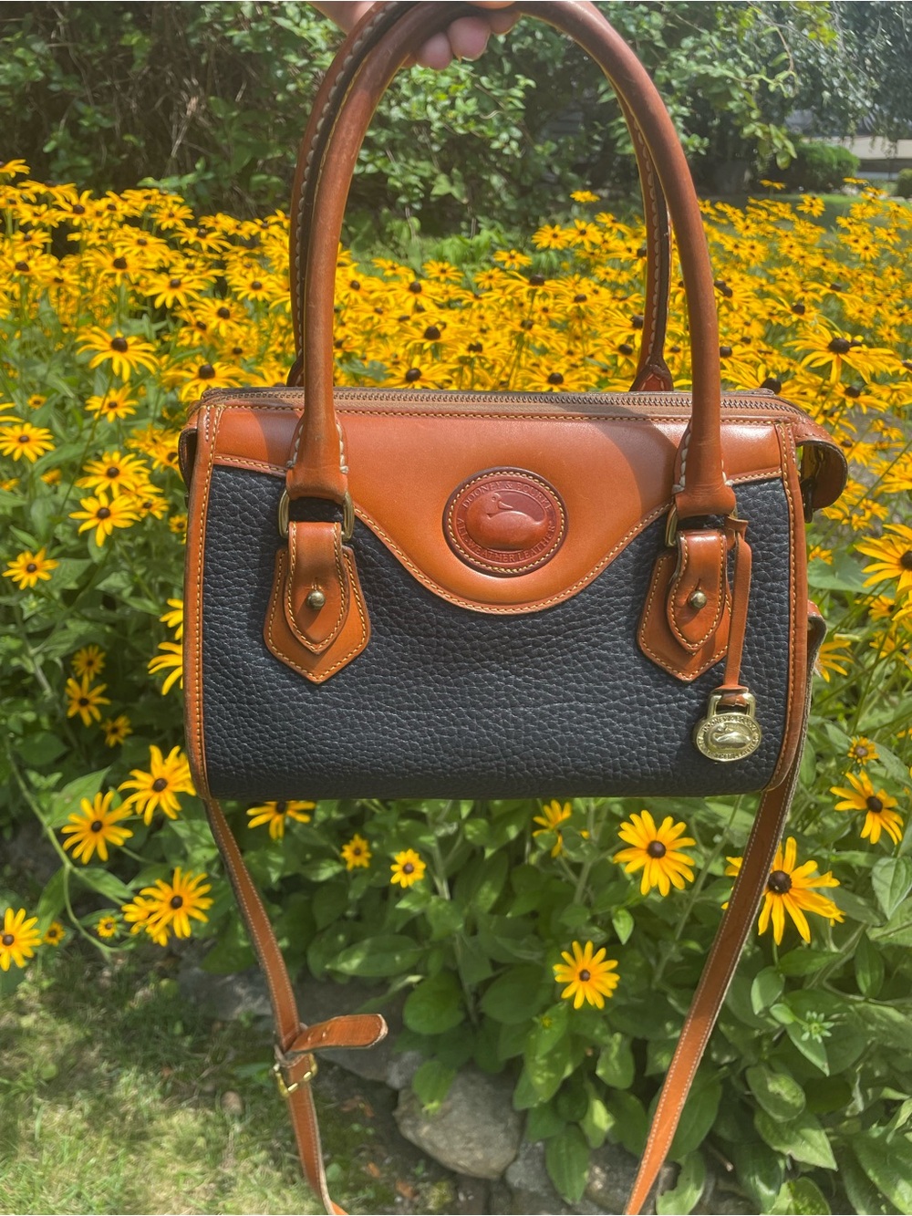 Dooney & Bourke vintage navy and Tan Pebbled Leather all weather Satchel bag 90s